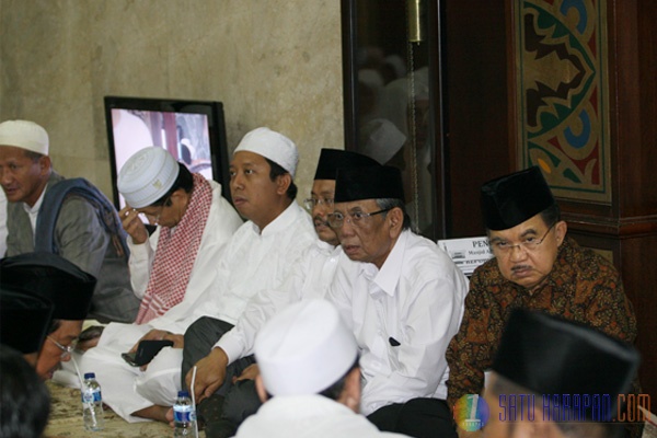 Ribuan Umat Muslim Gelar Dzikir untuk Jokowi JK