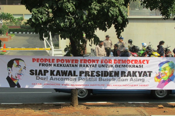 Sepanjang Jalan Semanggi-Thamrin Dipenuhi Spanduk Jokowi-JK