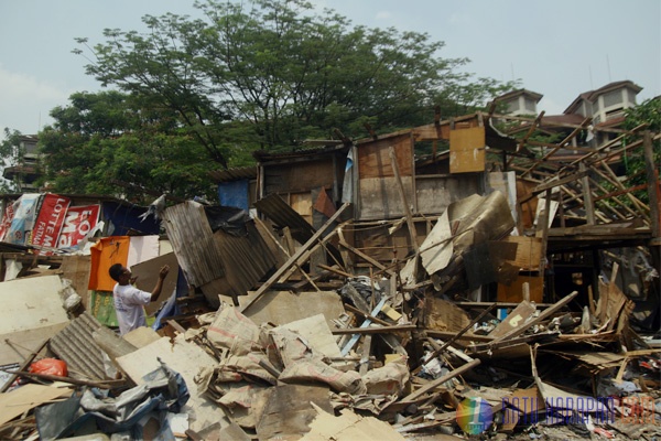 Ratusan Rumah Pemukiman Pemulung Ditertibkan