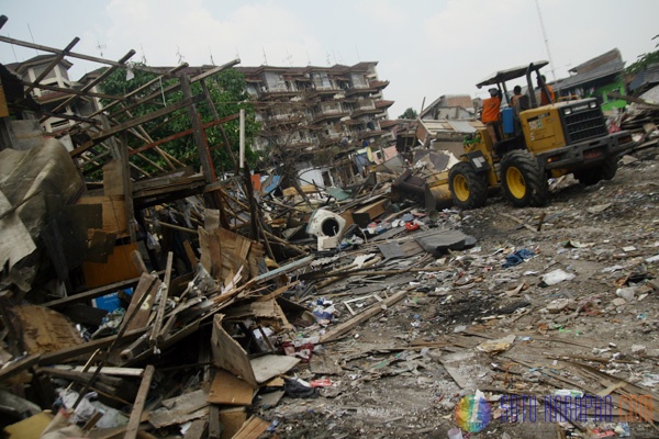 Ratusan Rumah Pemukiman Pemulung Ditertibkan
