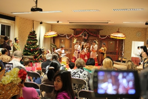 WNI di Ceko Gelar Perayaan Bersama Galungan dan Natal