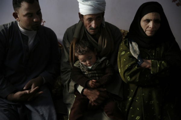 Doa dan Tangis Keluarga Kristen Mesir Korban Kekejian ISIS