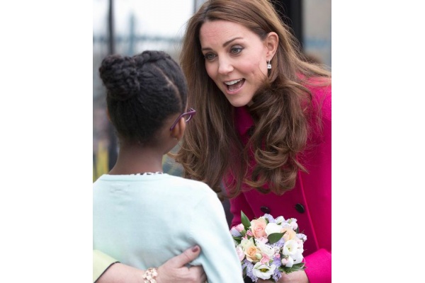 Foto-foto Kate Middleton Sapa Publik Jelang Kelahiran Anak Kedua 