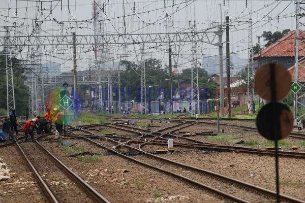 Perawatan Jalur KRL Stasiun Manggarai