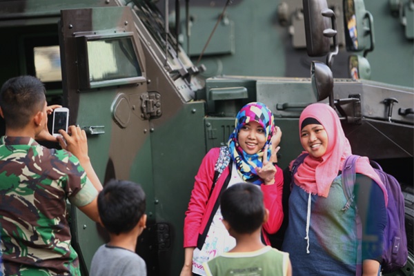 Warga Antusias Kunjungi Pameran Alutsista TNI AD di UI