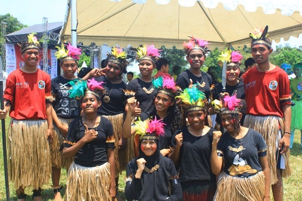 Sobat Bumi Persembahkan Nyanyian Daerah Papua