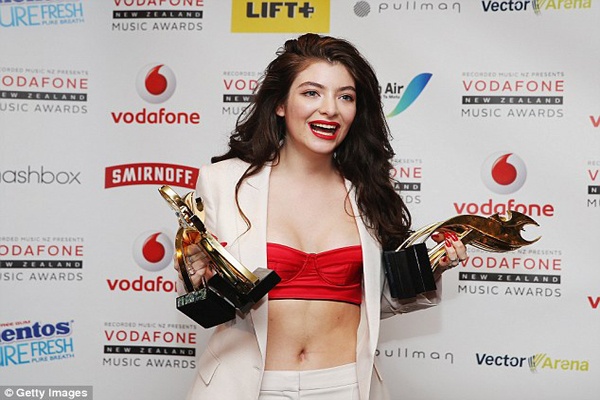 Lorde Raih 6 Penghargaan di New Zealand Music Awards