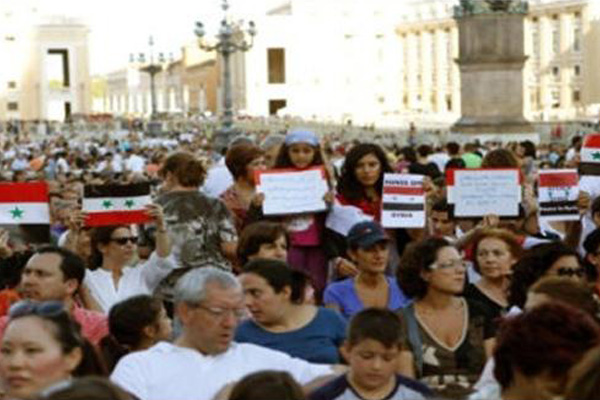 100 Ribu Orang Ikut Tuguran Paus Fransiskus Demi Perdamaian Suriah