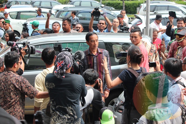 Jokowi Blusukan Lagi ke Sarinah, Penjaga Parfum: Aman Pak