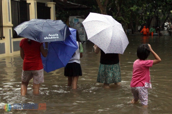 Hujan di Jakarta Kawasan Kalibata Timur Banjir