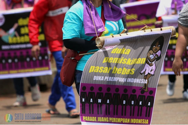 Puluhan Perempuan Demo di Istana Suarakan Nawaduka
