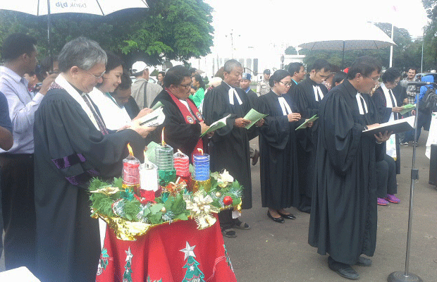 12 Pendeta Pimpin Ibadah di Seberang Istana, Anita Wahid Sampaikan Ucapan Natal