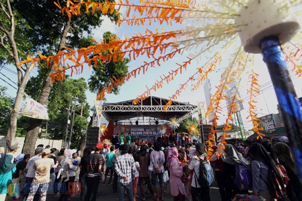 Ribuan Warga Padati Festival Palang Pintu Kemang Sambut HUT Jakarta