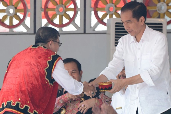 Jokowi Minta Pemda Nias Kembangkan Pariwisata dan Perikanan