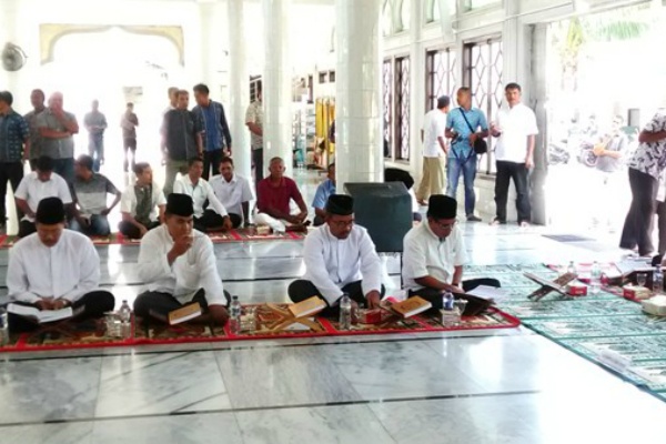 Pasangan Cagub-Cabup Aceh Jalani Uji Baca Al Quran