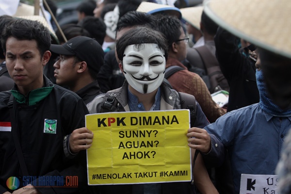 Mahasiswa Demo Tuntut KPK Tuntaskan Kasus Reklamasi 