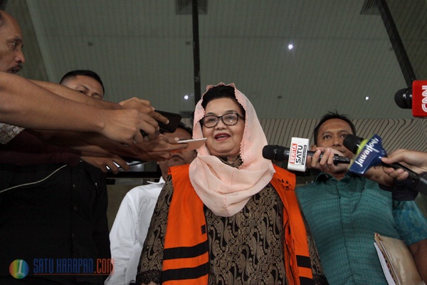 Pemeriksaan Lanjutan Tersangka Siti Fadilah di KPK