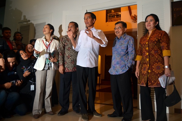 Jokowi Pimpin Rapat Koordinasi Tim Transisi