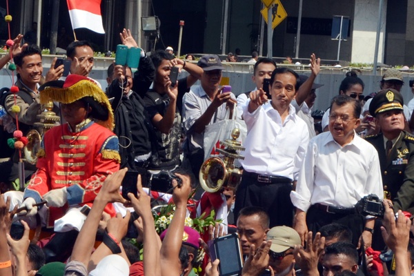 Jokowi-JK Diarak Kereta Kencana Sepanjang Jalan Thamrin