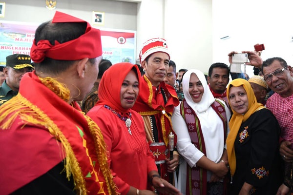 Presiden Jokowi Terima Gelar Adat Kehormatan Maluku