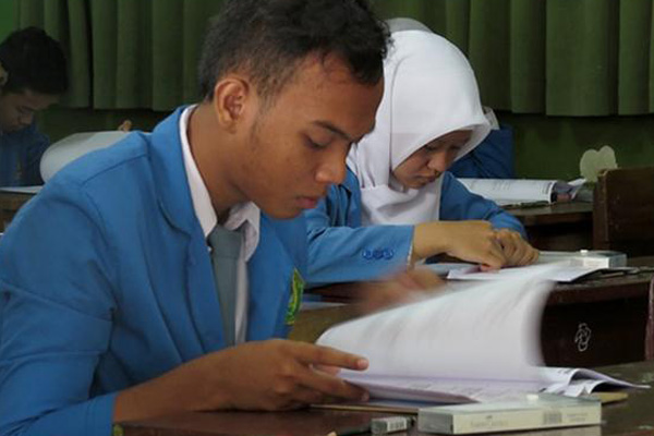 Ujian Nasional  SLTA di Jakarta