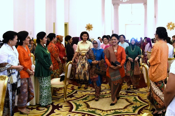 Ibu Negara Iriana Ingatkan Istri Dubes Promosikan Khas RI