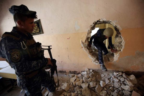ISIS Serang Pasukan Irak dengan Senjata Kimia