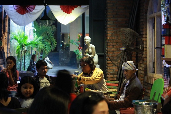 Fun A(rt)Glioo, Merespon Cafe Menjadi Ruang Pamer Seni