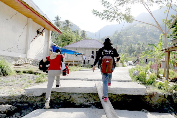 Tim GKI di Palu: Desa Rogo Bersyukur Dapat Genset