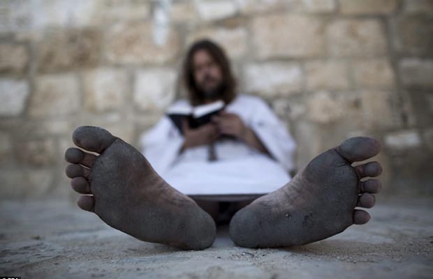 Jesus Guy: 21 Tahun Keliling Dunia Bergaya Hidup Seperti Yesus Kristus