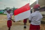 TNI Kibarkan Merah Putih di Susumuk-Papua Barat Daya