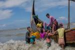 Kapal Pengungsi Rohingya Tenggelam di Teluk Benggala, Belasan Hilang
