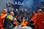 Waisak 2023: Umat Buddha Ambil Api di Mrapen, Bhikku Thudong Tiba di Borobudur
