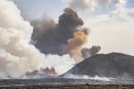 Gunung Merapi di Islandia Memuntahkan Aliran Lava, Warga Kota Dievakuasi