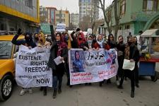 Perempuan Afghanistan Demo Tuntut Hak-hak Mereka