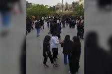 Iran Tangkap 10 Remaja karena Perempuan dan Laki-laki Difilmkan Berbaur di Pertemuan Publik
