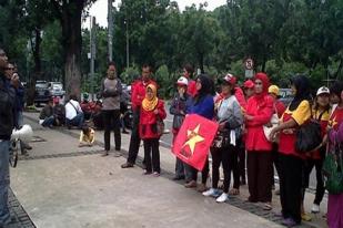 Demonstrasi Tolak BPJS di Depan Balai Kota DKI Jakarta