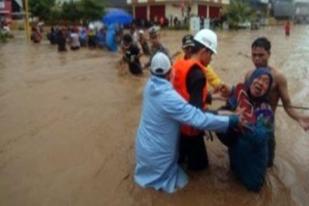 Menkokesra akan Tinjau Korban Banjir Manado, Sabtu