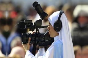 Tidak Sadar Hamil, Biarawati Melahirkan di Italia