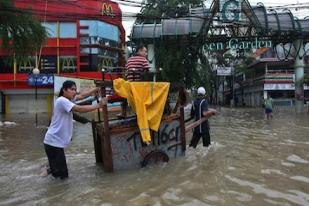 Kerugian Ratusan Miliar Akibat Banjir Jakarta