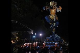 Wisatawan Antusias Saksikan Parade Ogoh-ogoh di Badung-Bali