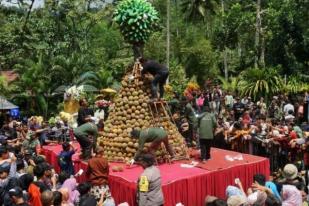 Seribuan Wisatawan Nikmati Festival Durian di Trenggalek