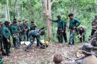 TNI - USMC AS Latihan Gabungan di Hutan Lampung