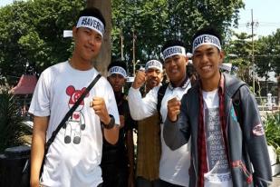 Ratusan Warga Surabaya Dukung Wali Kota Tidak Mundur