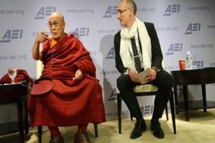 Dalai Lama: Manusia Harus Welas Asih, Meredam Keserakahan
