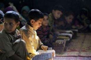 Pemerintah Pakistan Kontrol Sekolah Madrasah
