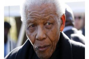 Nelson Mandela Kembali Ke Rumah Sakit