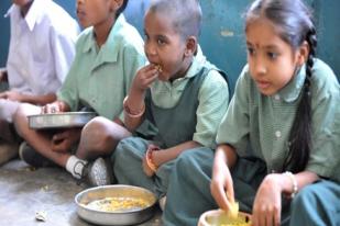 Buntut Tragedi Makanan Beracun di Sekolah India, Kepala Sekolah Ditangkap
