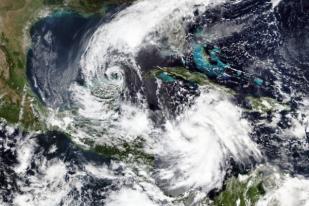 Badai Delta dengan Angin Kencang Melanda Meksiko