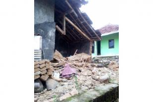 23 Rumah di Kuningan Rusak Akibat Gempa Bumi 4,2 
